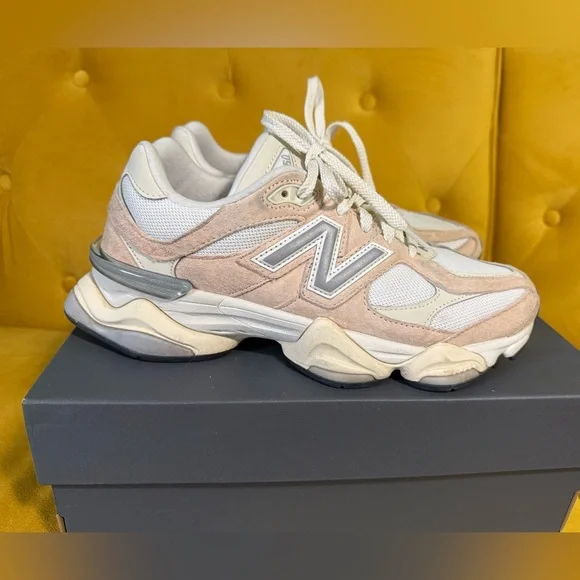 New Balance Women's 9060 W10.5 - Picture 5 of 8